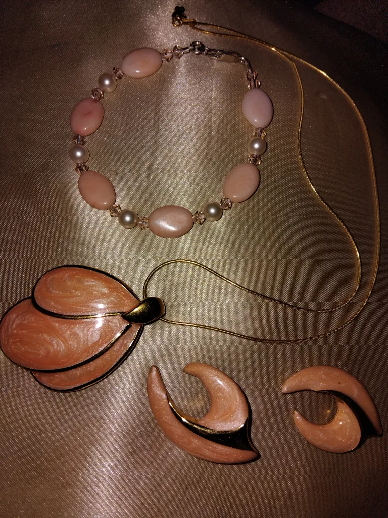Vintage Jewellery Set - Necklace, Bracelet, Earrings thumbnail