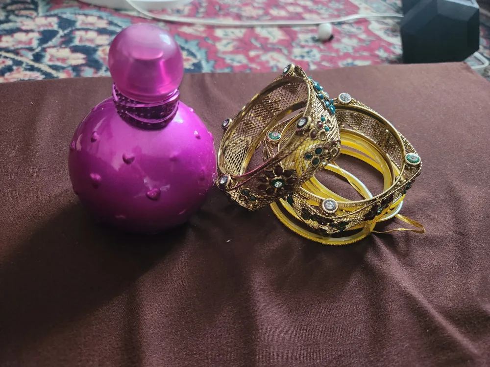 Britney Spears Perfume & Bangles thumbnail