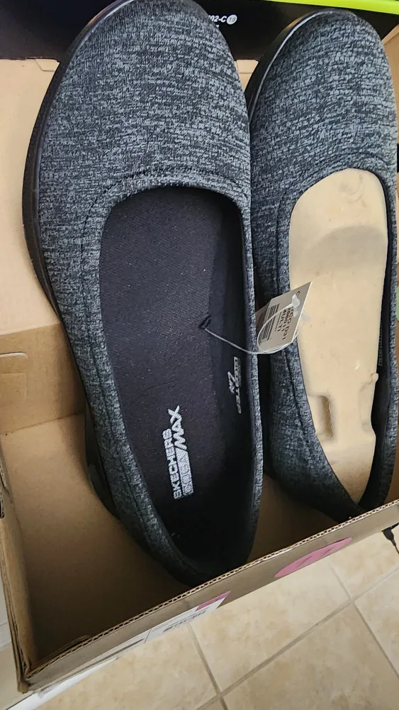 Skechers GOwalk Arch Fit - Glee Slip-On, Size 11, Black thumbnail