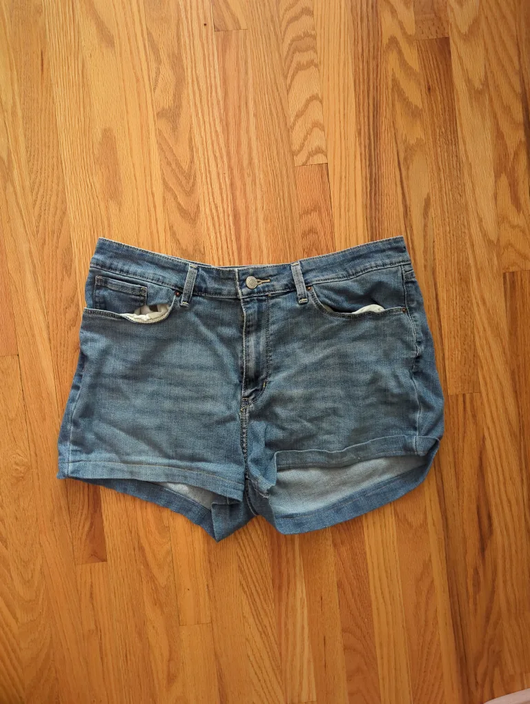Levi Strauss Signature Denim Shorts 🇨🇦 thumbnail