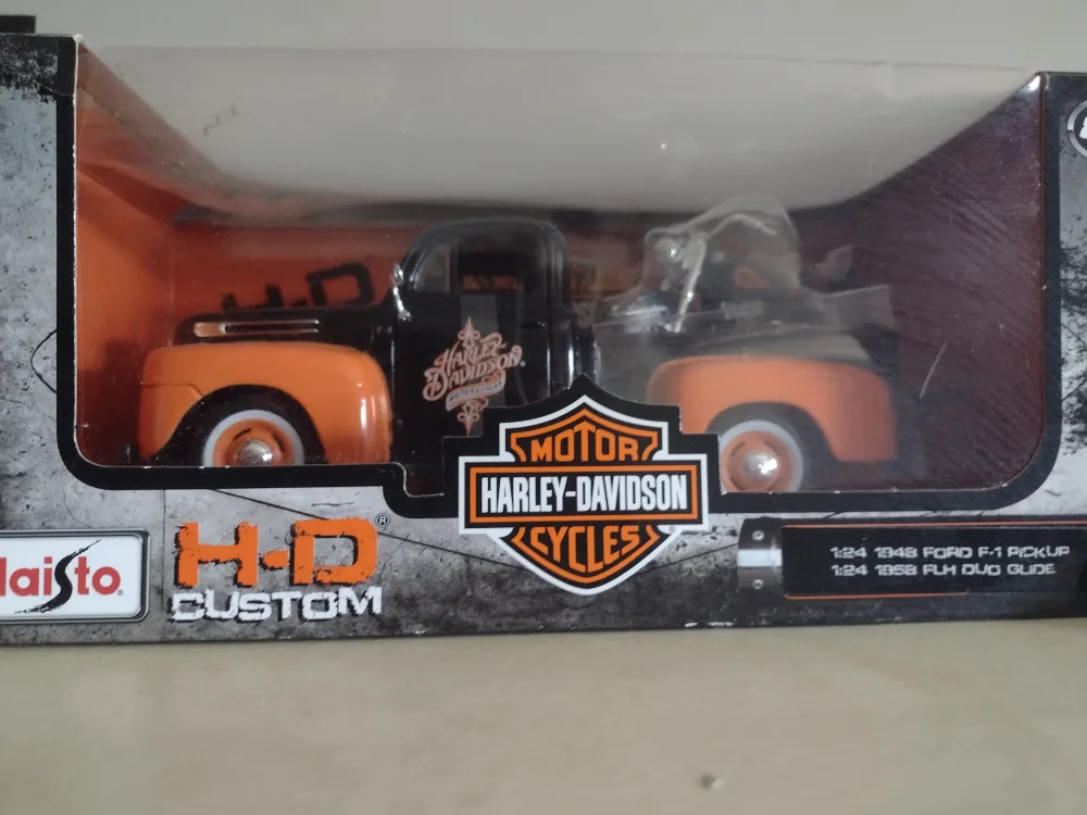 Maisto Harley-Davidson 1948 Ford F-1 Pickup 1:24 Scale thumbnail