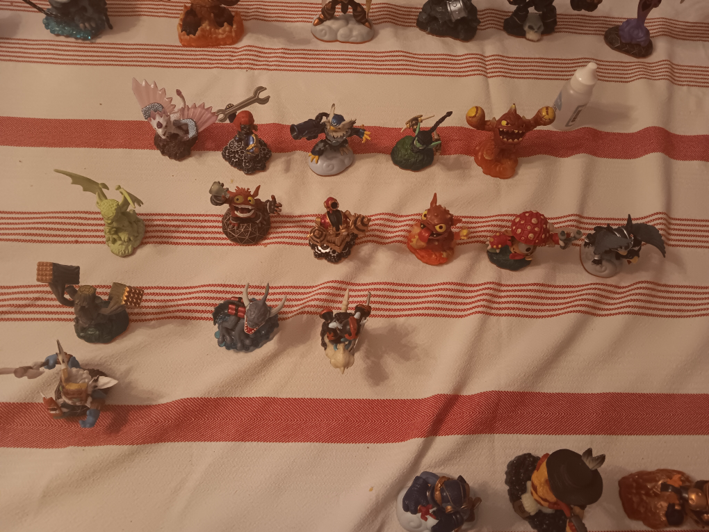 Skylanders Figures Lot - photo 2