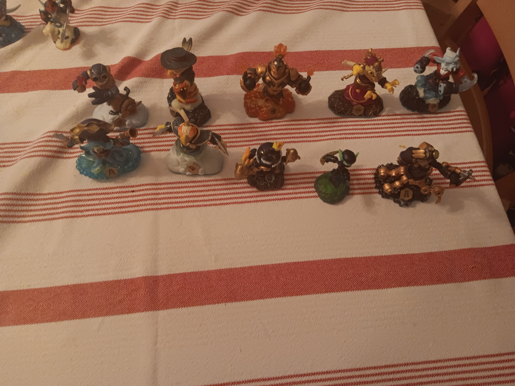 Skylanders Figures Lot - photo 4