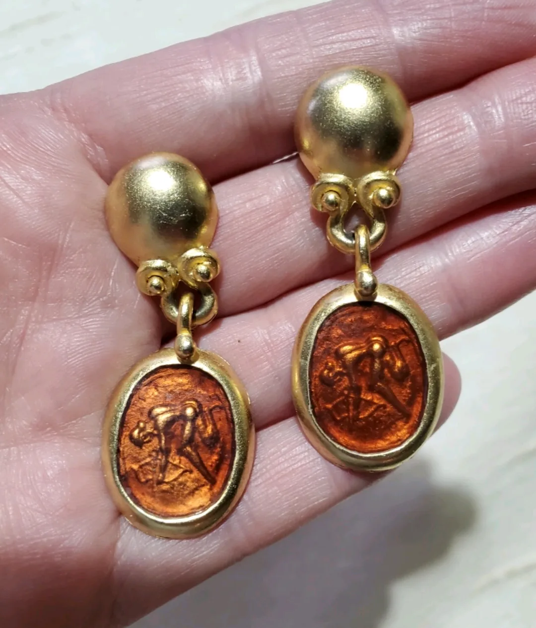Vintage Gold Tone Dangle Earrings 🇨🇦 thumbnail