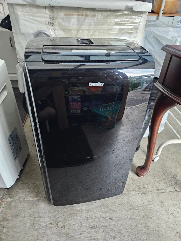 14000 btu Danby Portable Air Conditioner - Black thumbnail