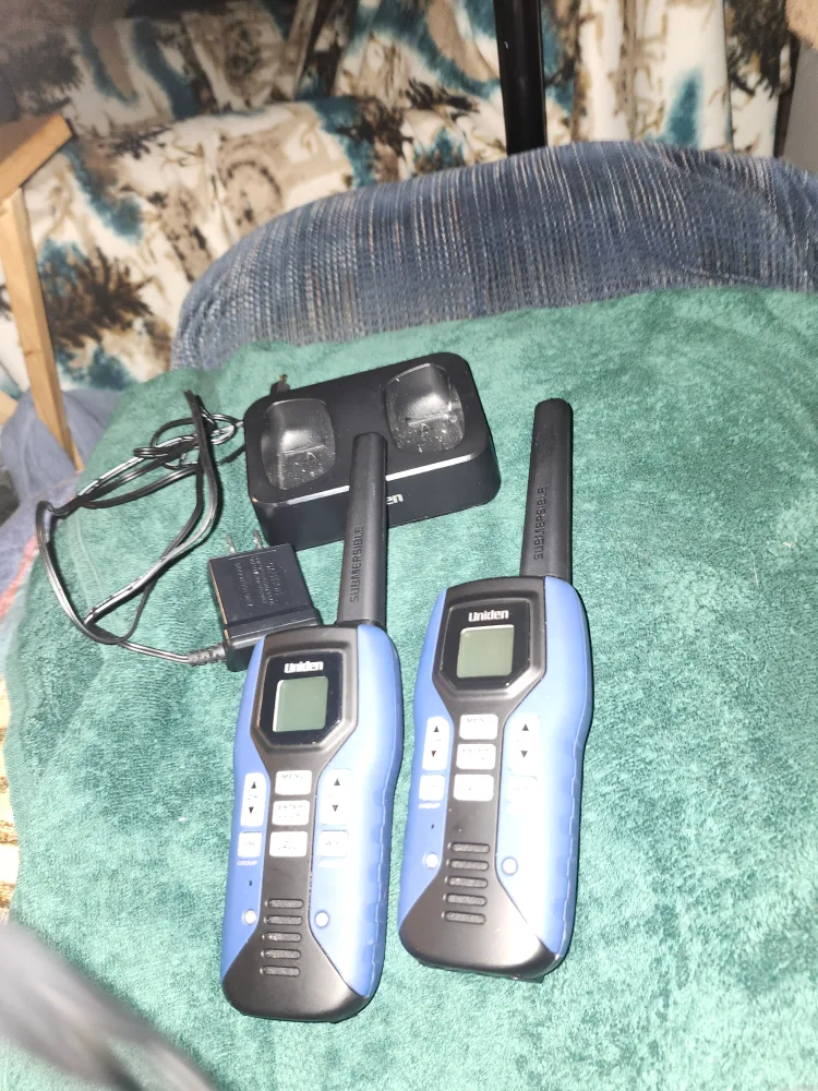 Uniden Submersible GMR2838-2 Two-Way Radios image indicator(2)