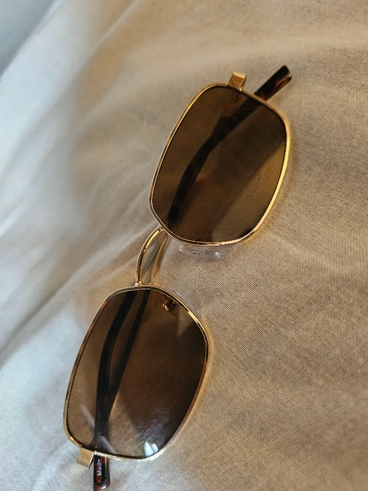 Gold Frame Sunglasses image indicator(2)