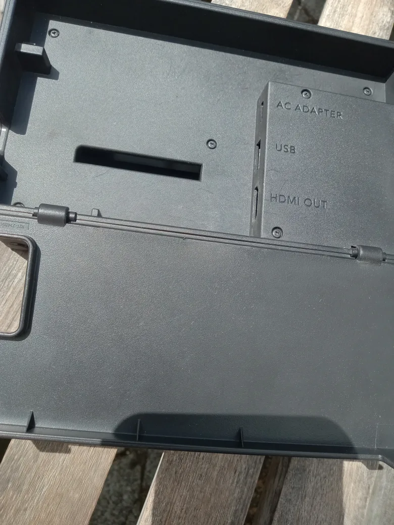 Nintendo Switch Dock image indicator(4)