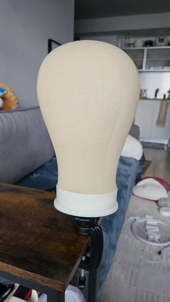 Mannequin head for wigs + pins thumbnail