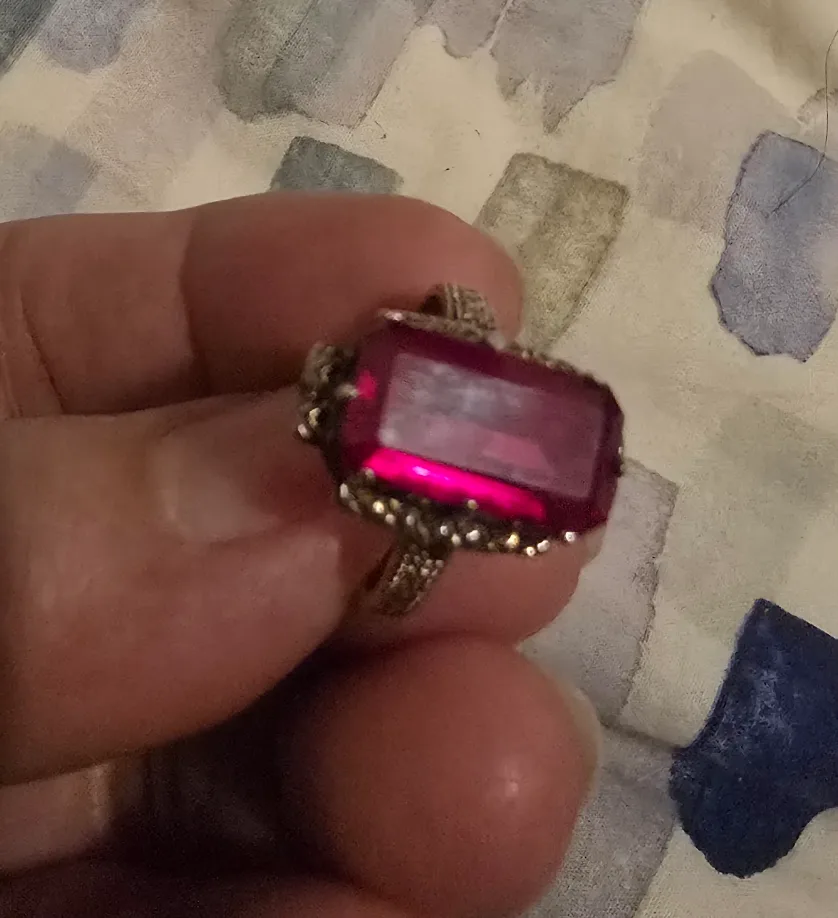 🇨🇦Vintage Ruby Red Stone Ring image indicator(2)