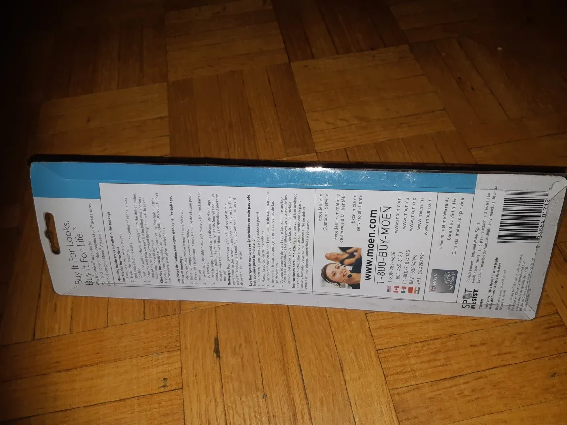 Moen Decorative Triple Hook, New in Package 🇨🇦 image indicator(2)