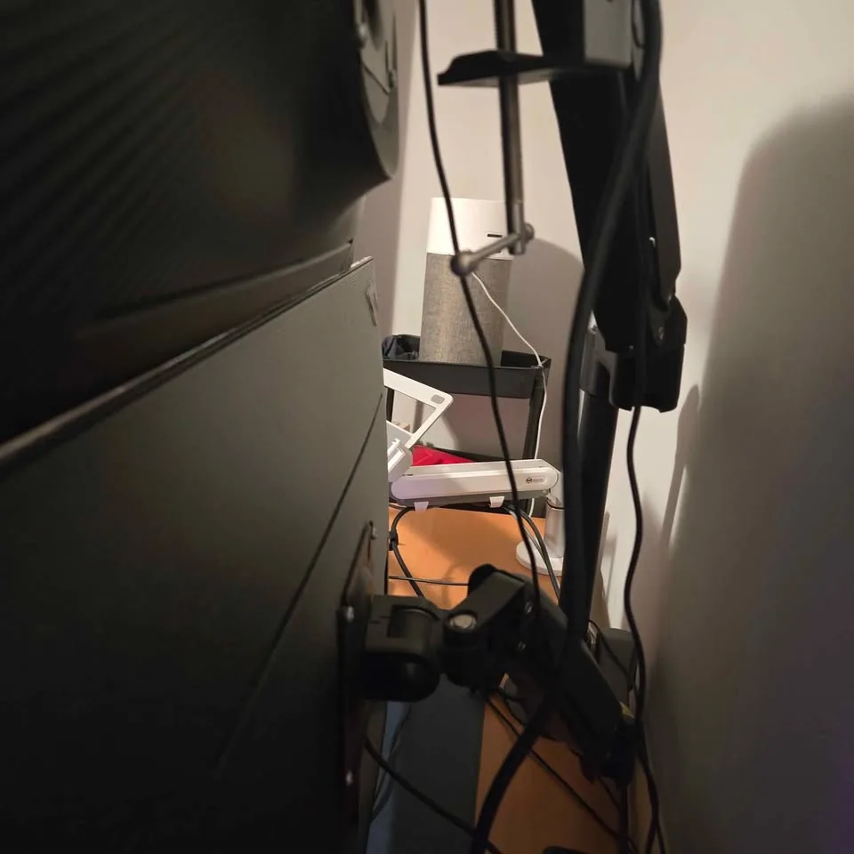 Samsung 32" Smart Monitor & Odyssey G3 Monitor image indicator(4)