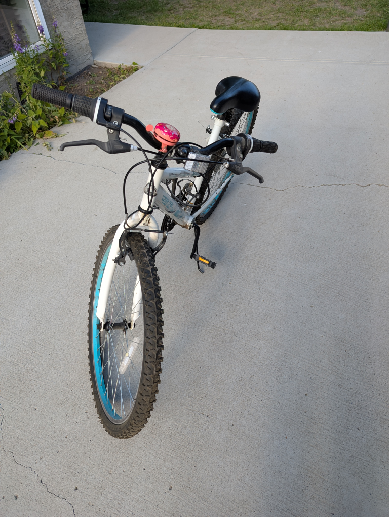 26 inch bike - Ozark trail - photo 2