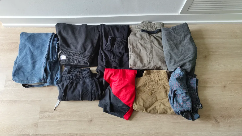 Mixed Men's pants and  Shorts Bundle-size -L 🇨🇦🧡 thumbnail