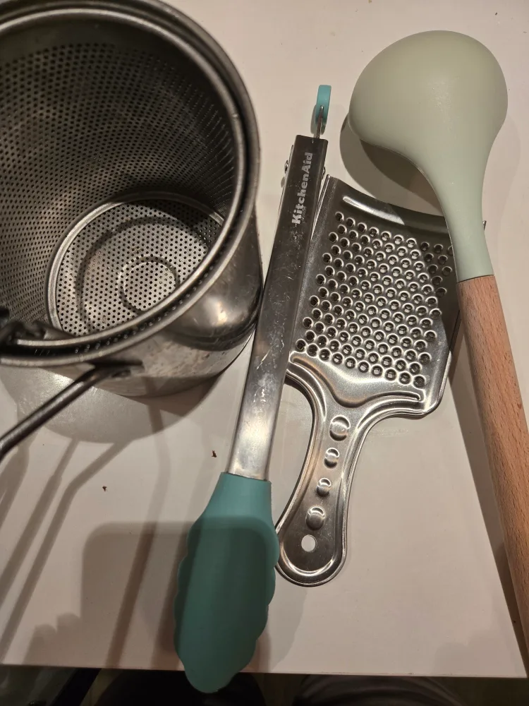 Fryer oil pot with some free kitchen utensils moving sale thumbnail