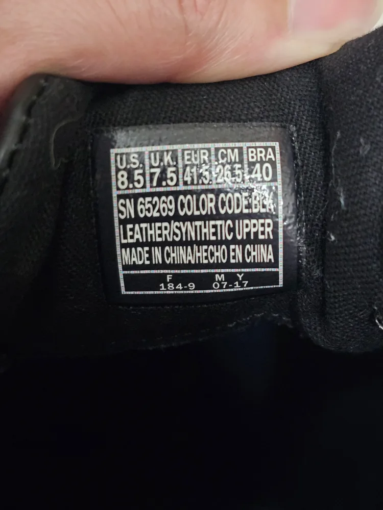 Men Size 8.5 Skechers Classic Fit Air-Cooled Memory Foam Shoes image indicator(6)