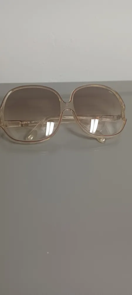 Sunglasses thumbnail
