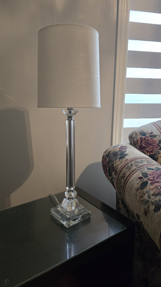 Crystal table lamp