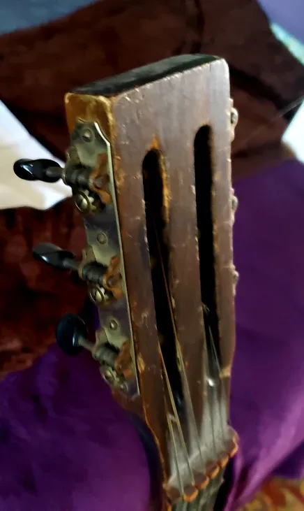 Vintage Cowboy Graphic Guitar image indicator(4)