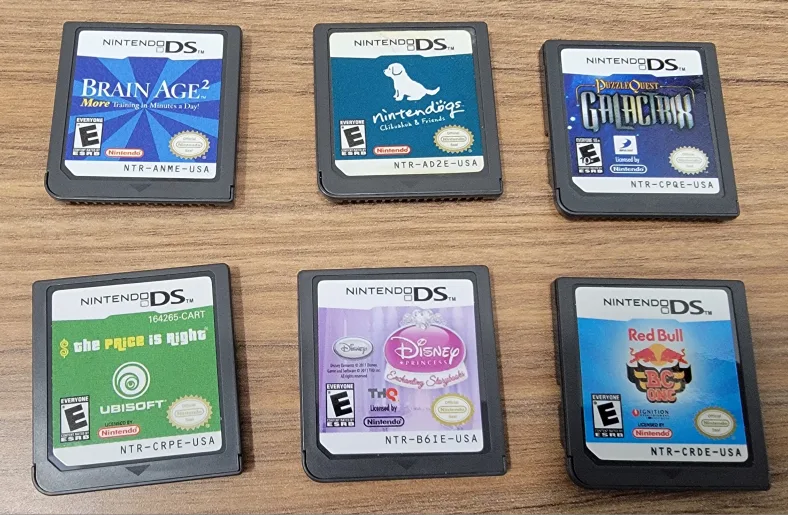 Nintendo DS Lite Silver with Games image indicator(2)