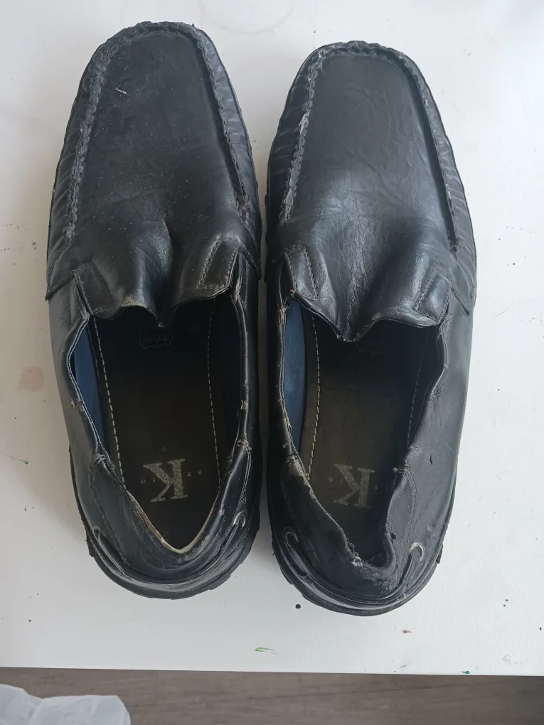 Men's Black Leather Loafers, Size 11 thumbnail