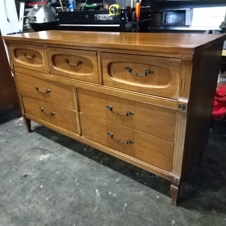 dresser thumbnail