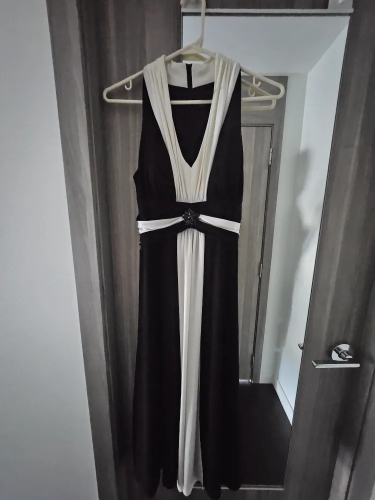 Black & White Evening Dress 🇨🇦 thumbnail