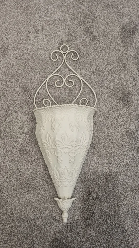 8 Metal deco lot/Jewelry Holders, bottle holders.. image indicator(4)