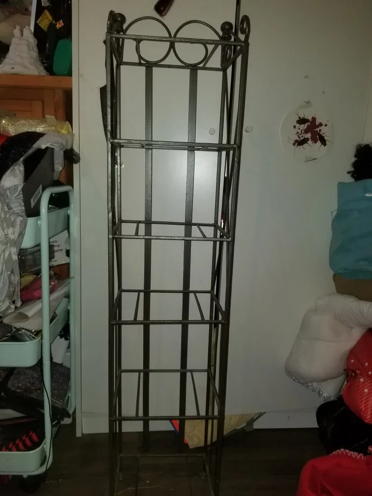 Metal Plant Stand thumbnail