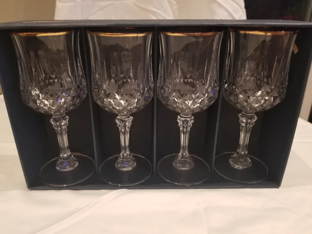 Cristal d'Arques Wine Glasses - Set of 4 in Box thumbnail