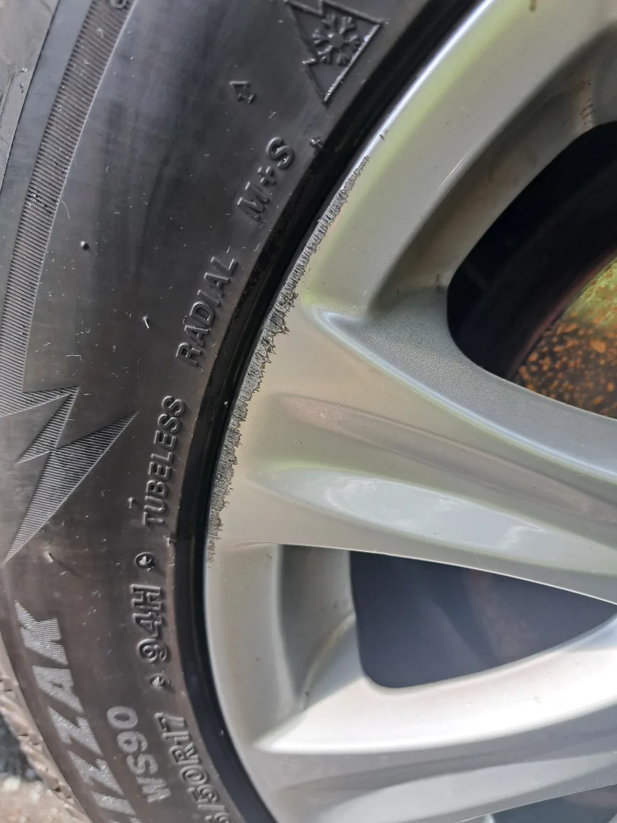 ~~ 17" volvo alloy Rims( oem)// on Bridgestone blizzak tires image indicator(2)