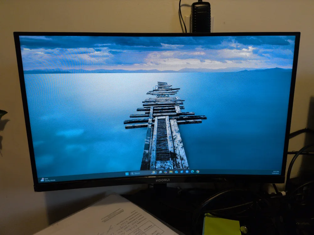 KOORUI 24 inch Curved Monitor thumbnail
