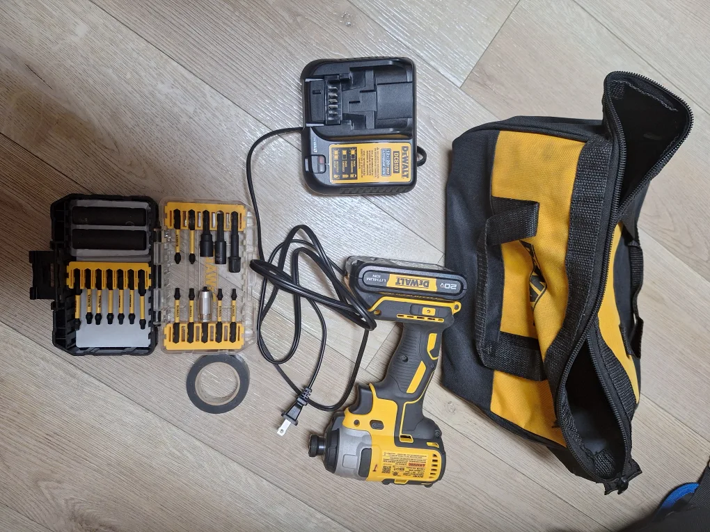 DeWALT DCB107 Charger & 20V MAX Impact  & Drill bit set thumbnail