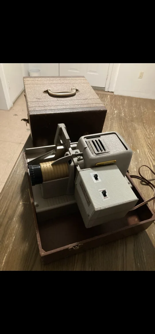 TDC Headliner 303 Slide Projector thumbnail