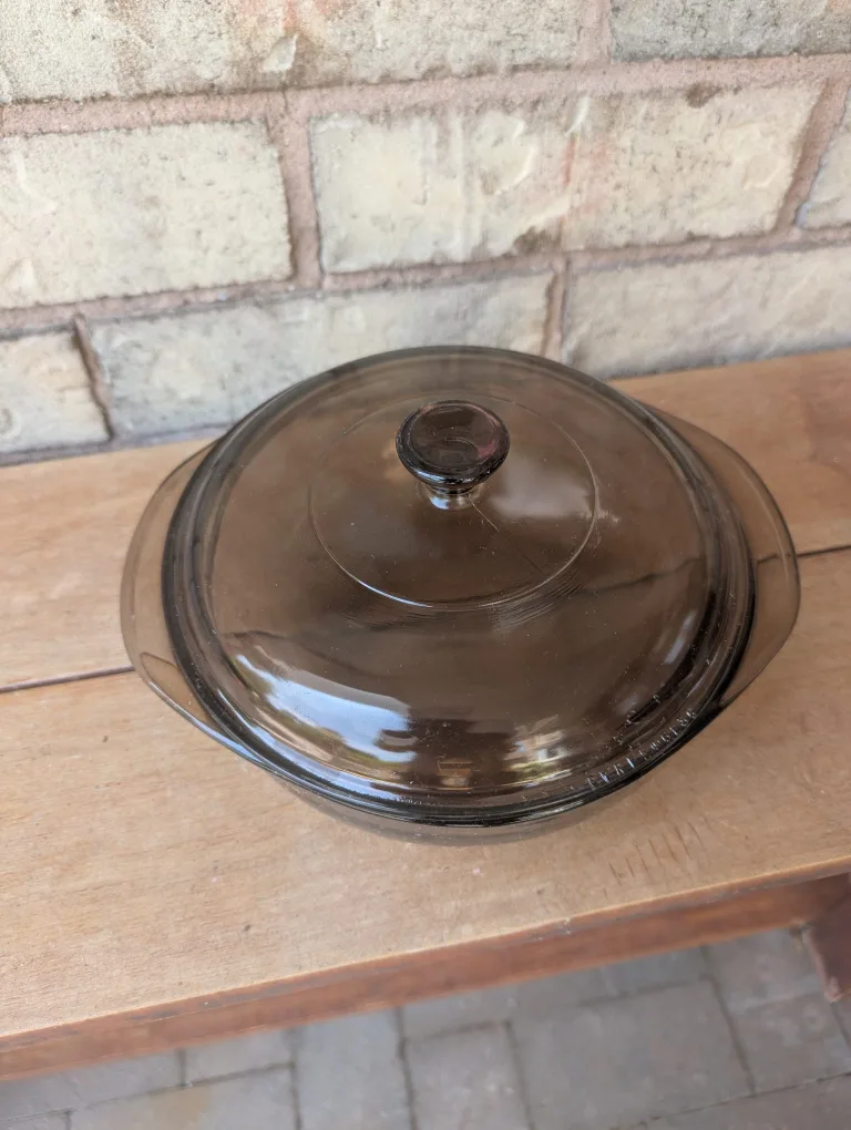 Vintage PYREX Amber Glass Casserole Dish with Lid image indicator(2)