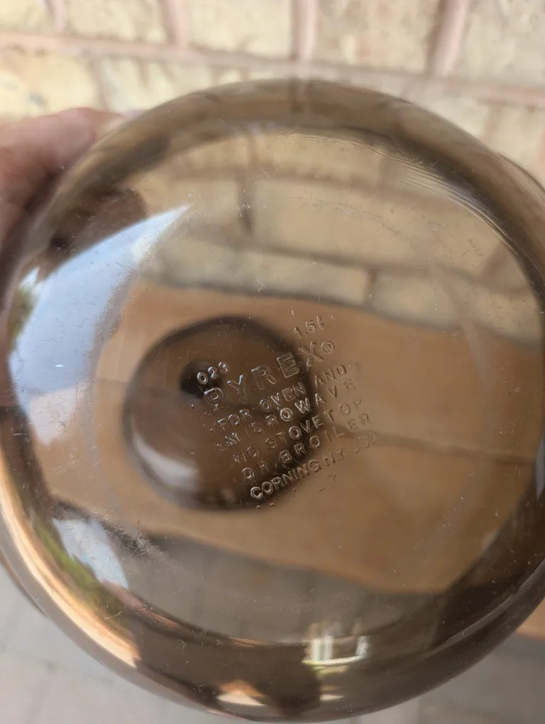 Vintage PYREX Amber Glass Casserole Dish with Lid image indicator(3)