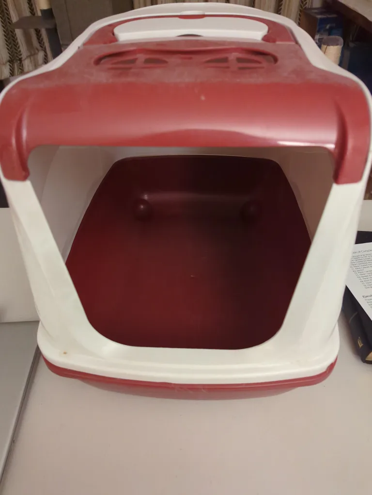 Red & White Hooded Cat Litter Box thumbnail