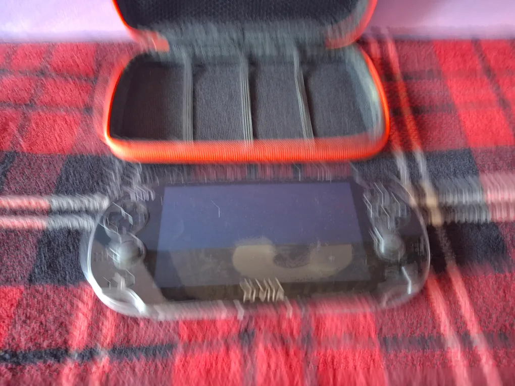 Sony PlayStation Vita PCH-1001 with Case & batman game image indicator(5)