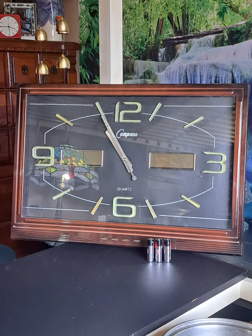 Compass Quartz Wall Clock thumbnail
