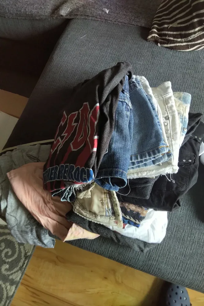 Mixed Clothing Lot - Oro, AC/DC, More! image indicator(6)