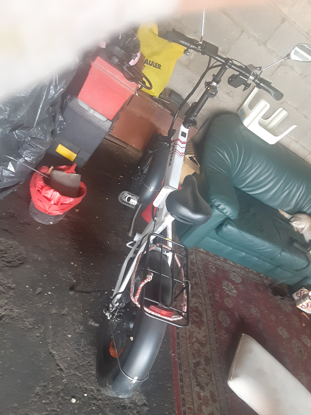 GOTRAX Super Sport E-Bike with manual and accessories - photo 2
