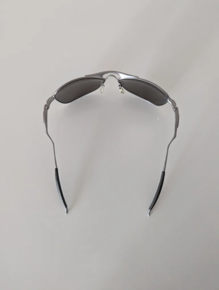 Oakley Sunglasses – Black with Polarized Lenses image indicator(3)