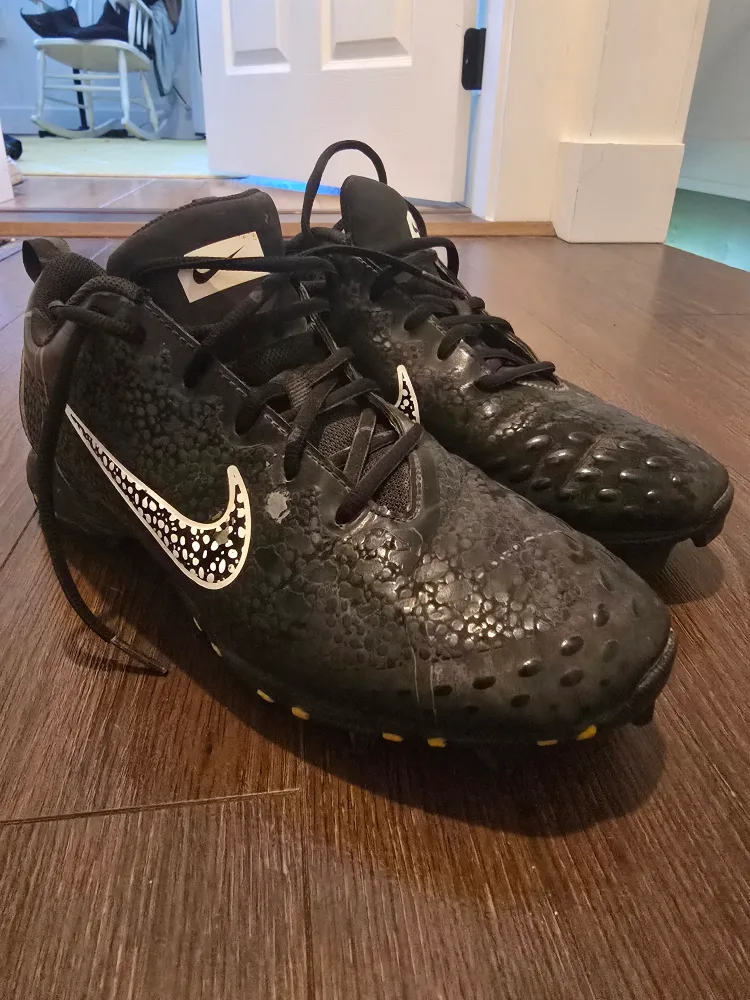 Nike Baseball Cleats, Womens size US 10 thumbnail