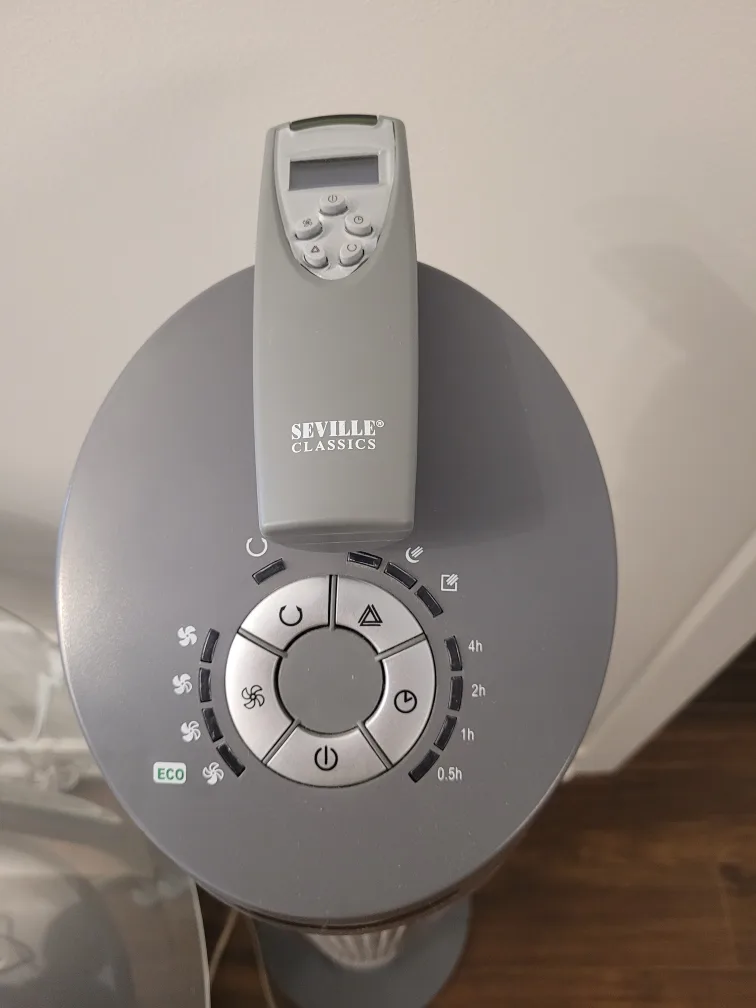 Seville Classics Tower Fan 40"in height with remote control image indicator(2)