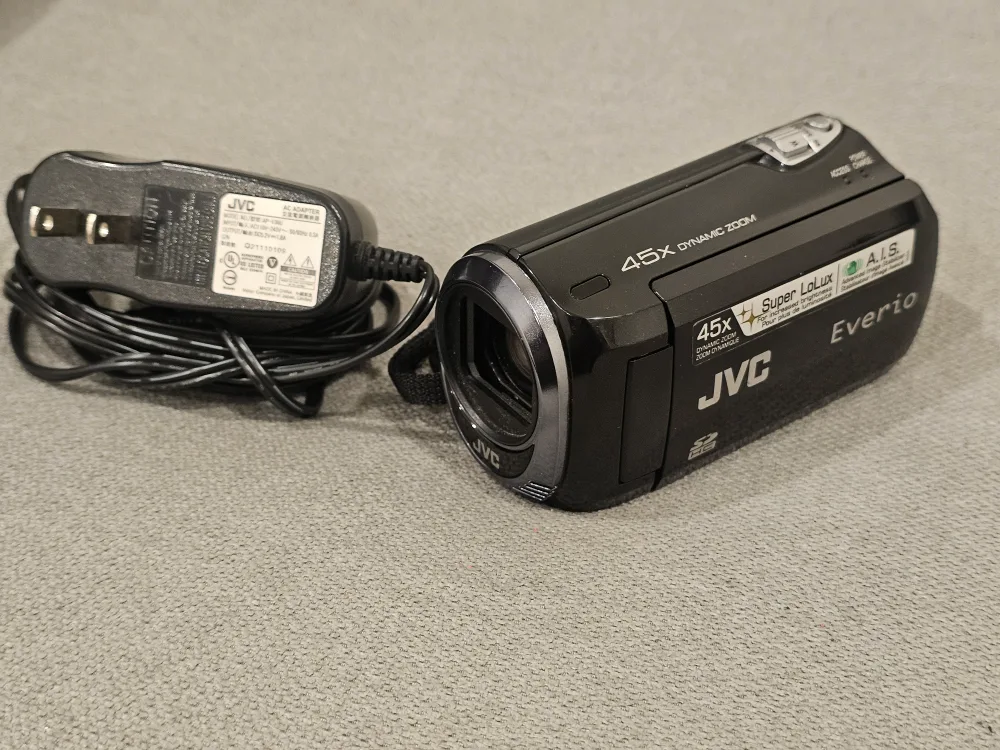 JVC Everio 45x Dynamic Zoom Camcorder thumbnail