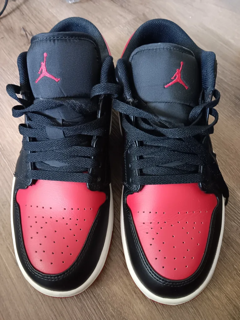 Air Jordan 1 Low 8.5 thumbnail