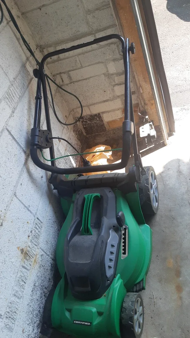Lawn Mower & Blower &.... thumbnail