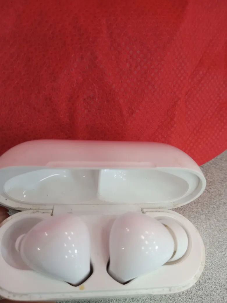 Soundmates White Wireless Earbuds thumbnail