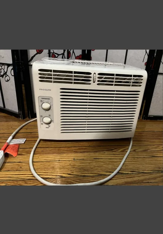 Frigidaire Window Air Conditioner 5,000 BTU (Free Delivery) thumbnail