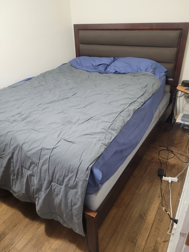 queen - Dark Wood Bed Frame amd headboard - photo 2
